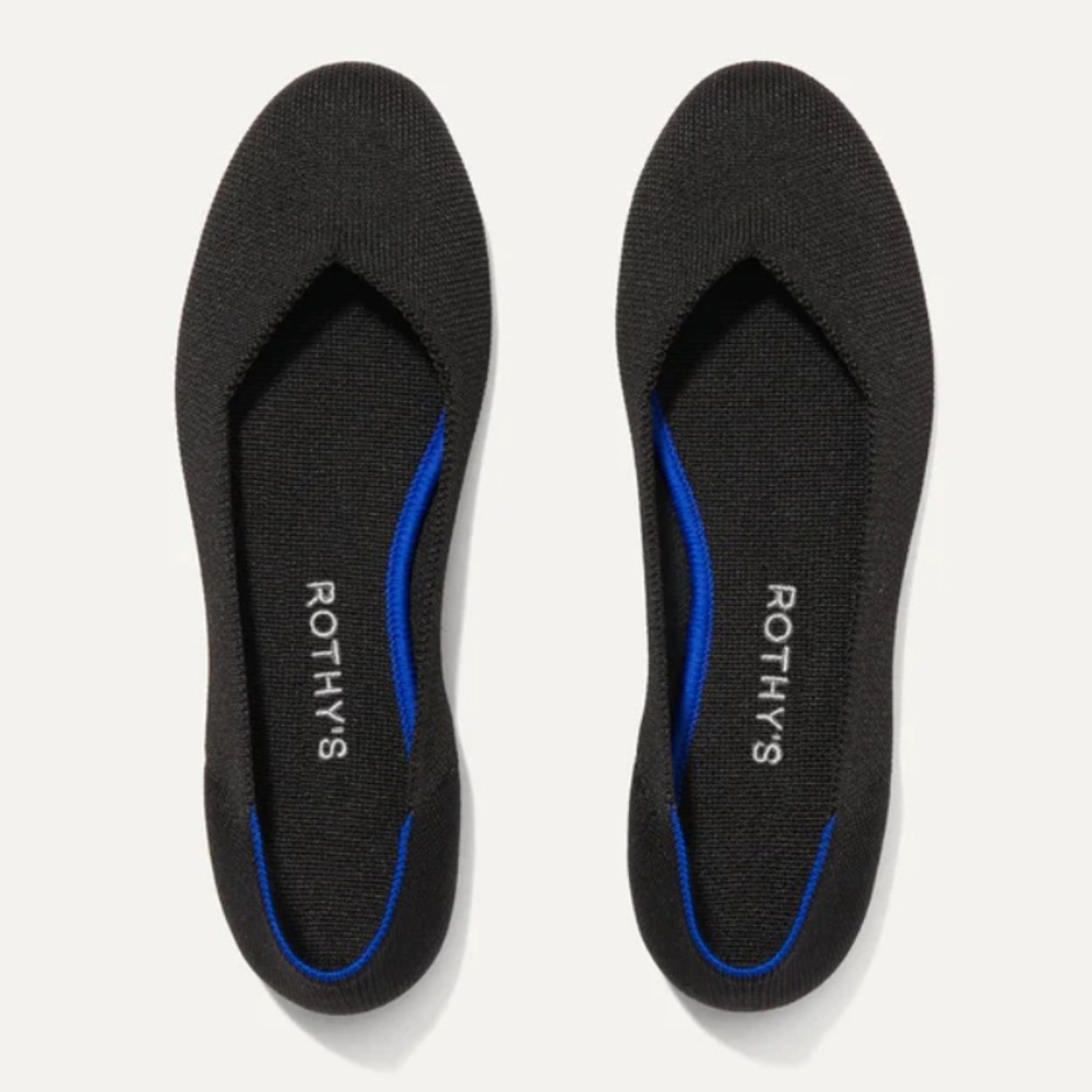 Rothy’s round toe flat size 8 in solid black. Worn twice!